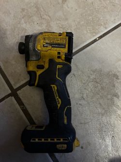 DeWalt 1/4 cordless impact driver used works