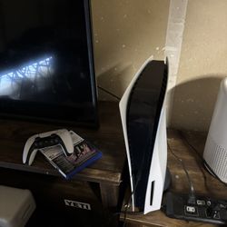 Ps5 Disc Edition  w/ GTA V