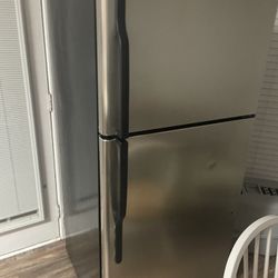 GE Refrigerator And Freezer