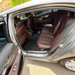 2019 BMW 740