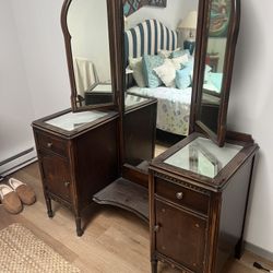 Antique Vanity With 3 Side Folding Mirrors 