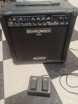 Behringer GMX110 Guitar Amp