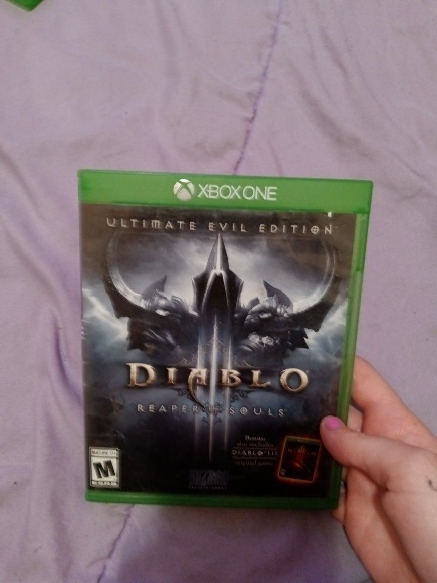 Xbox 1 Games (Diablo & Mortal Kombat)
