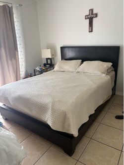 Queen size Bed