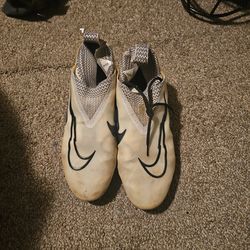 Football cleats