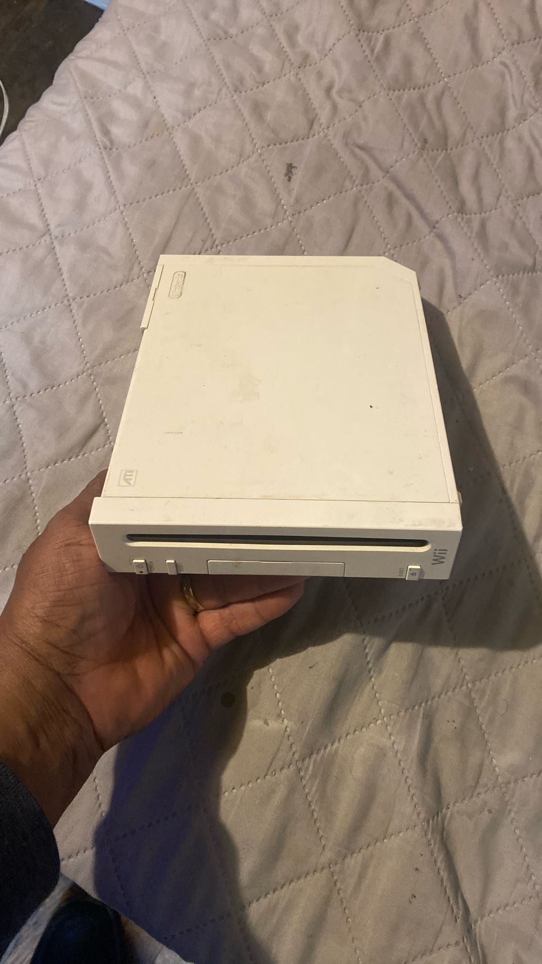white Nintendo Wii home video game console