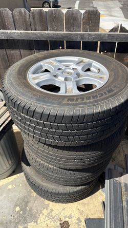 2007 Toyota Tundra OEM wheels and tires