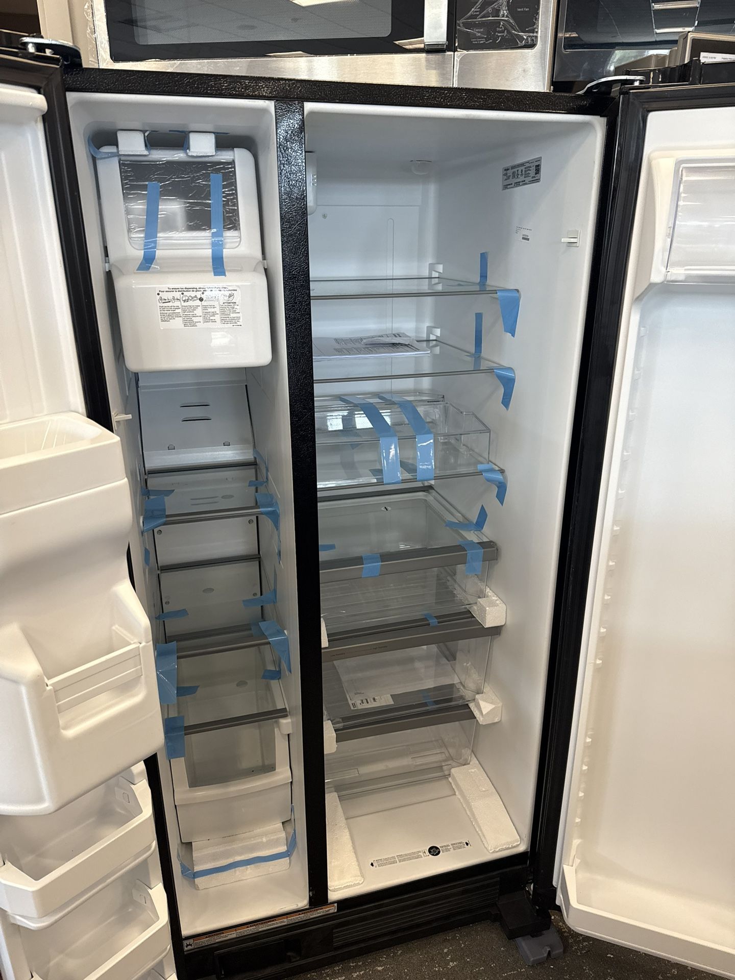 Side By Side Whirlpool Fridge Freezer Refrigerator 599$