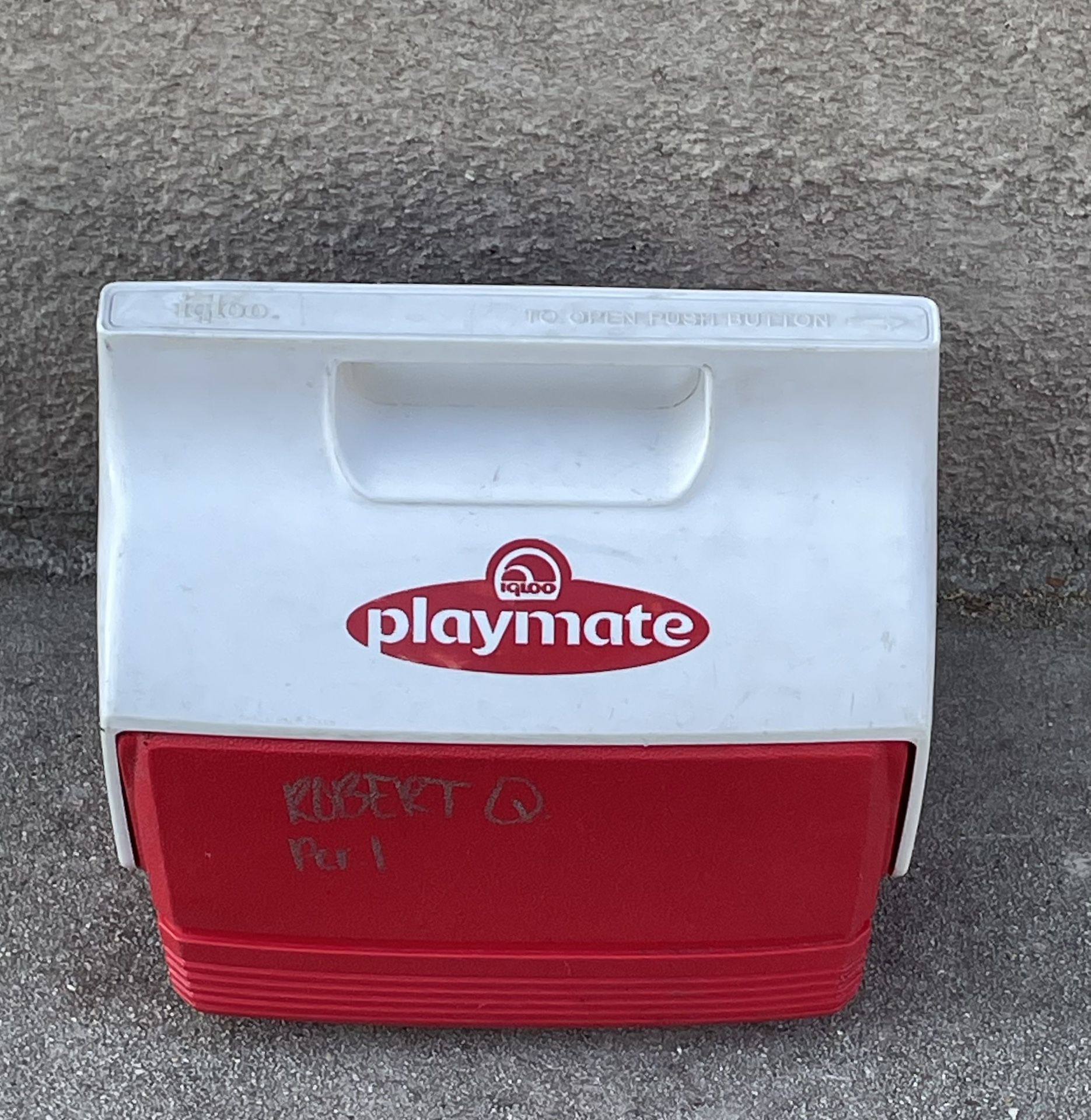 IGLOO COOLER 10x10x7inch firm price IN EAGLE ROCK