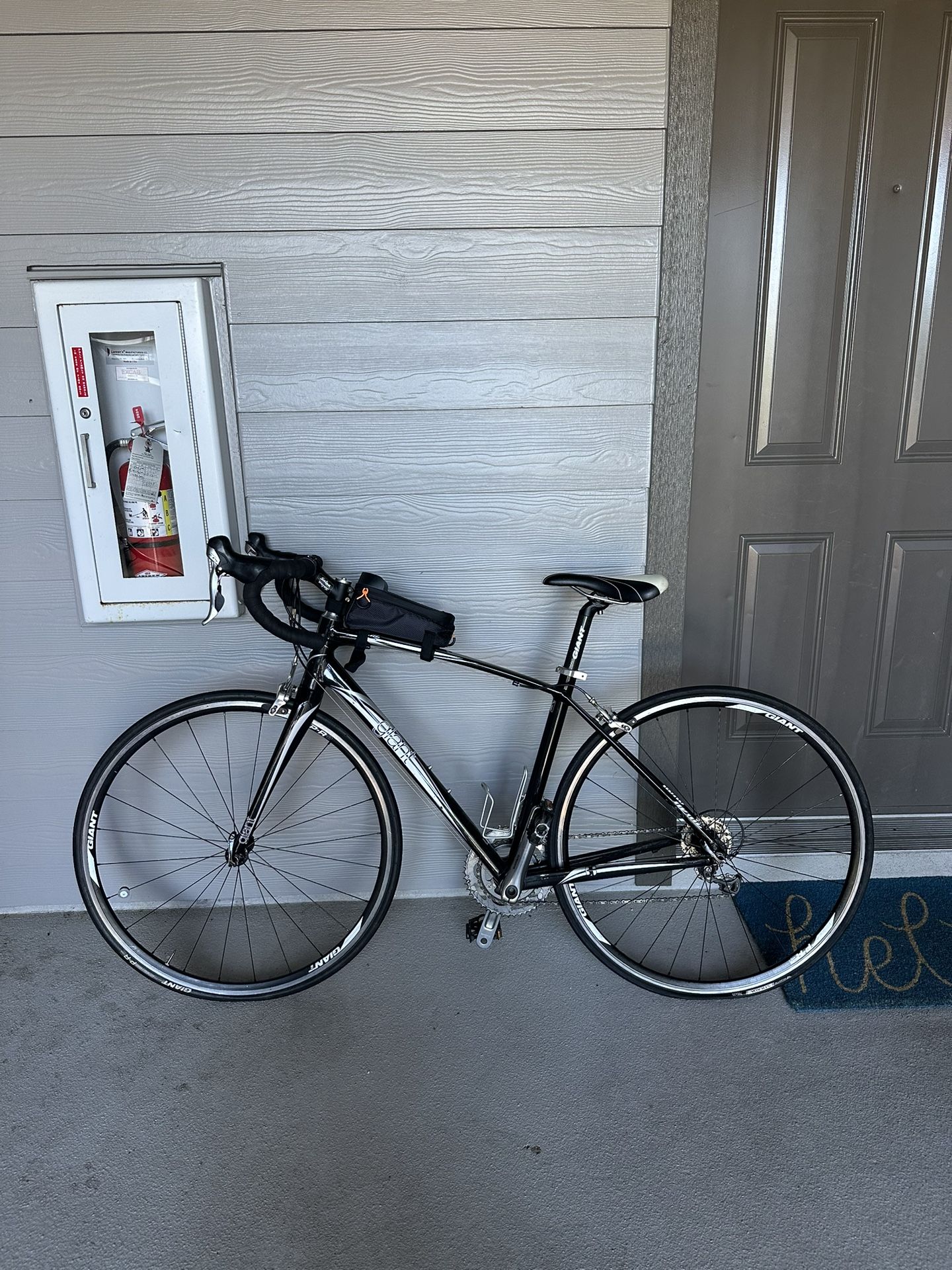 Giant OCR 2 Road Bike – Lightweight Aluminum – Great Condition!