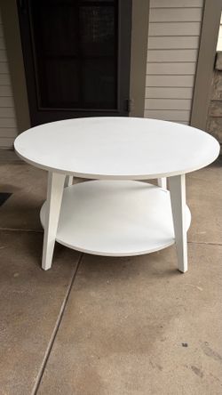 VASAGLE 2-Tier Round White Coffee Table – Mid-Century Modern Style