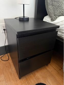 2 black nightstands