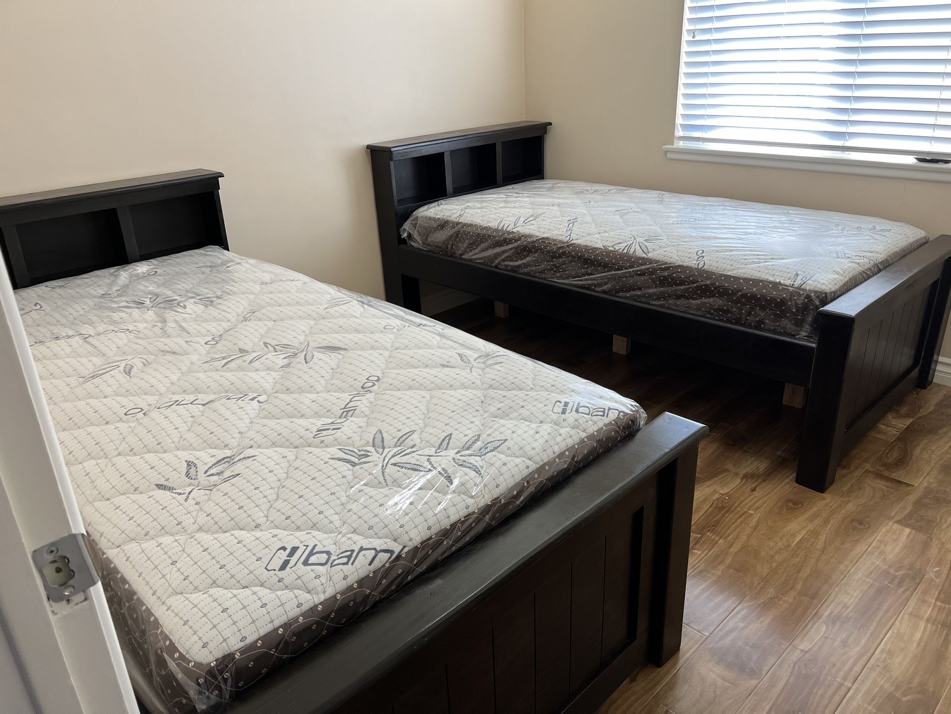 2 Twin Beds And 2 Mattresses