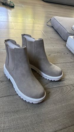 Soda boots shoes cream women 11