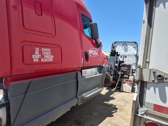 Cascadia 2017 parts for sell