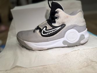 Nike renew men  shoes 10
