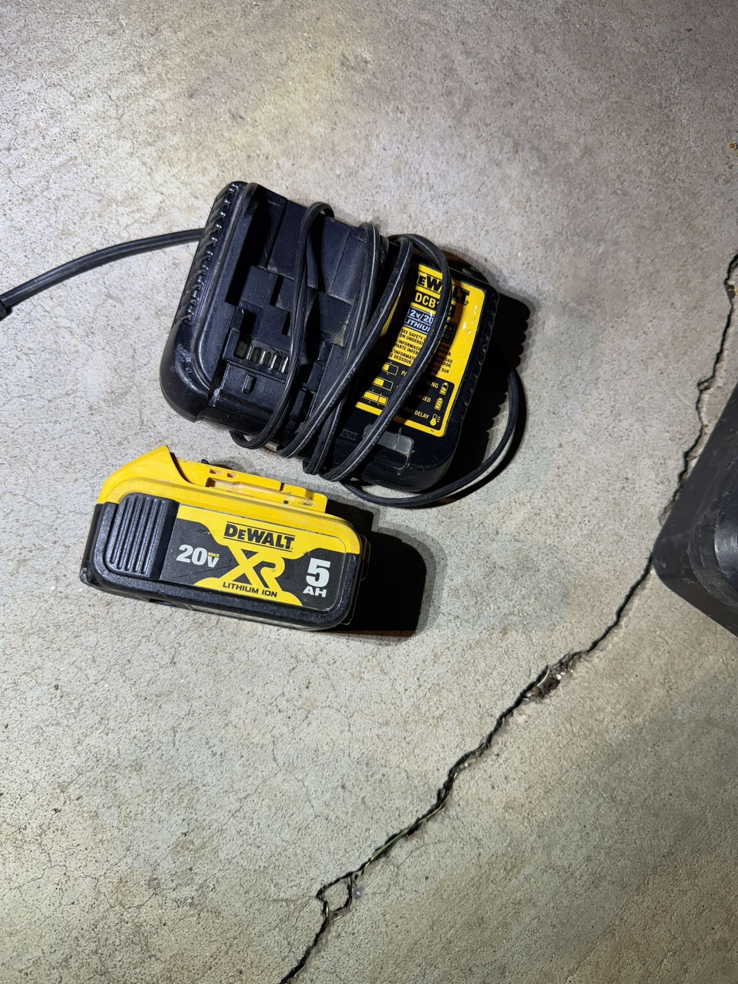 Dewalt 5Ah Battery And Charger