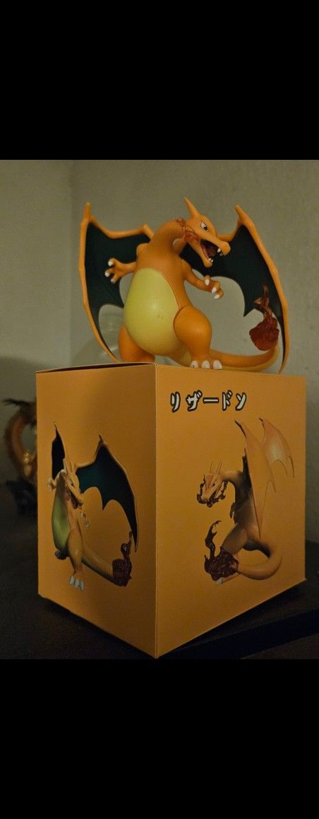Pokemon Charizard 4.5" Figure With Box Pick Up By 89122