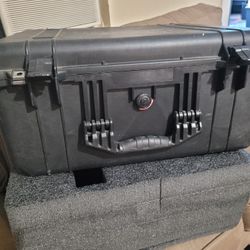 Pelican™ 1560 Case with Foam (Black)