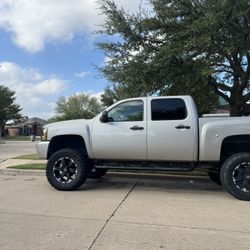 2009 4x4 Chevy LS 1500