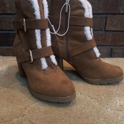 Women’s Size 8.5 Faux Suede Tan Boots , Brand New!