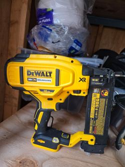 DEWALT 20V BRAD NAILER 18GA