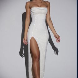 white Maxi Dress Oh Polly for Sale in Las Vegas, NV - OfferUp