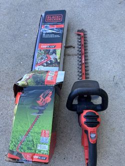 BLACK+DECKER 20 in. 3.8 AMP Corded Dual Action Electric Hedge Trimmer with Saw Blade Tip
