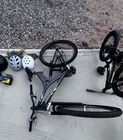 gray diamondback bike