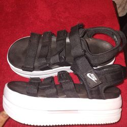 Nike Sandals Size 7 Women's 