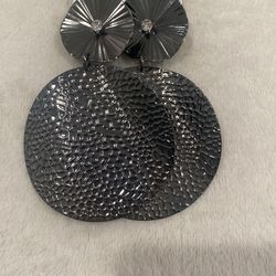 NICE LADIES EARRINGS