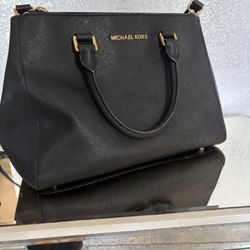 🖤 Michael Kors Saffiano Leather Satchel – Classic Black Elegance 🖤