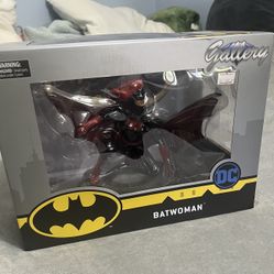 Batwoman Statue