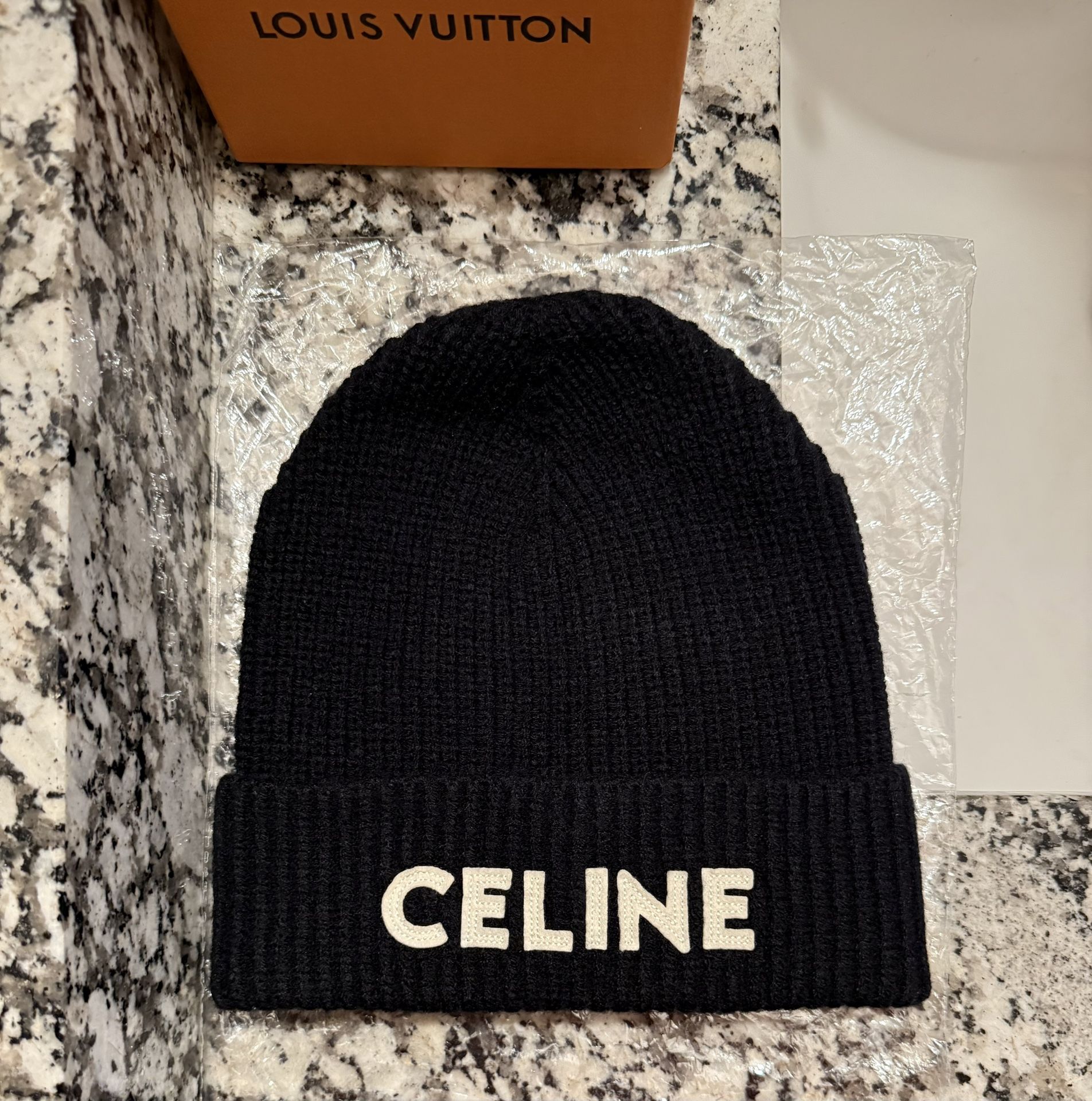 【美品】CELINE BEANIE IN RIBBED WOOL CELINE BEANIE IN RIBBED WOOL