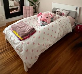 Casper mattress and frame Twin Size