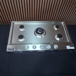 LG 36" Smart Gas Cooktop with UltraHeat 22K BTU Dual Burner and LED Knobs (CBGJ3627S-D-W765)