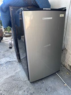 Mini fridge