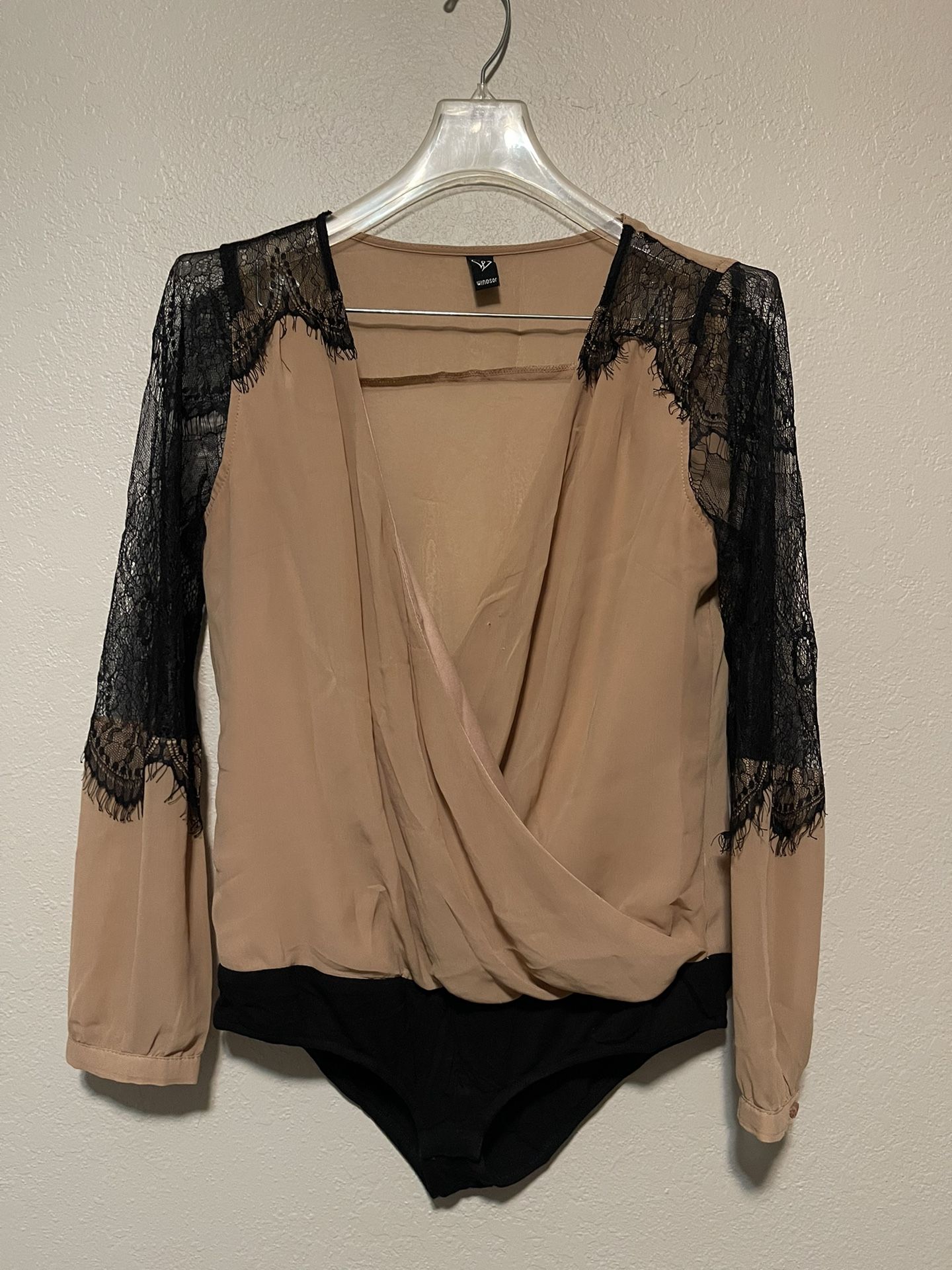 Windsor, Women’s Tan & Black Lace Long Sleeve V Neck Bodysuit, Size L