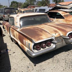 1960 FORD  THUNDERBIRD White And White Interior 