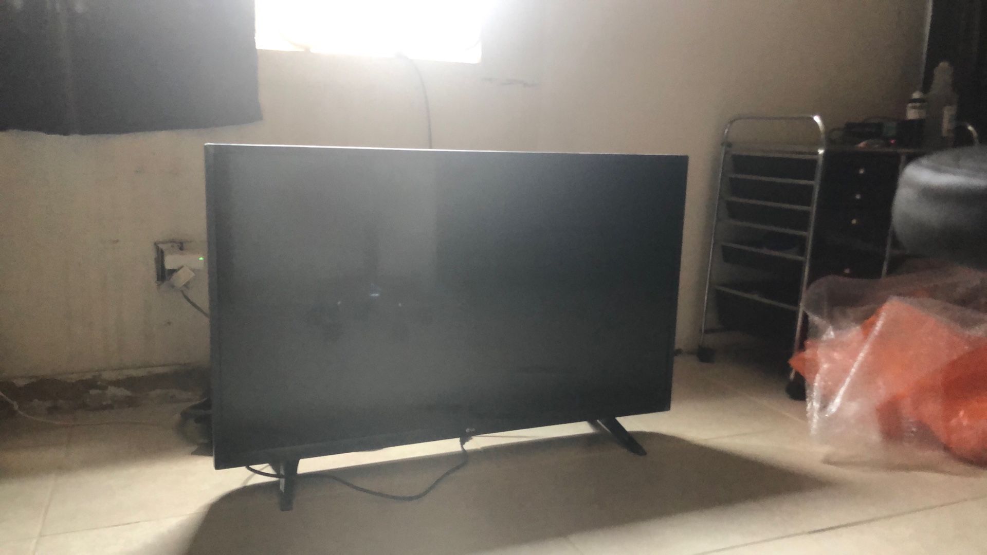 LG Tv 45in