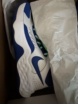 Nike https://offerup.com/redirect/?o=Rmx5LkJ5 Mid 3 White Game Royal Size 10&10.5