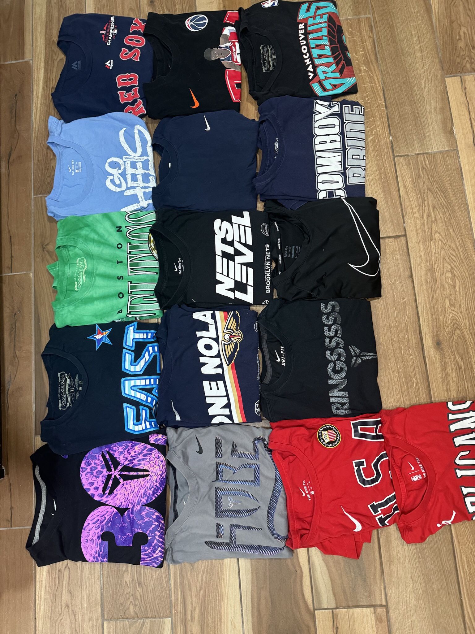 Múltiple NBA/ Nike T Shirts For Sale