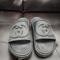 Gucci Slides (Size 11) 100% Authentic Excellent Condition Besides Flaw Pictured