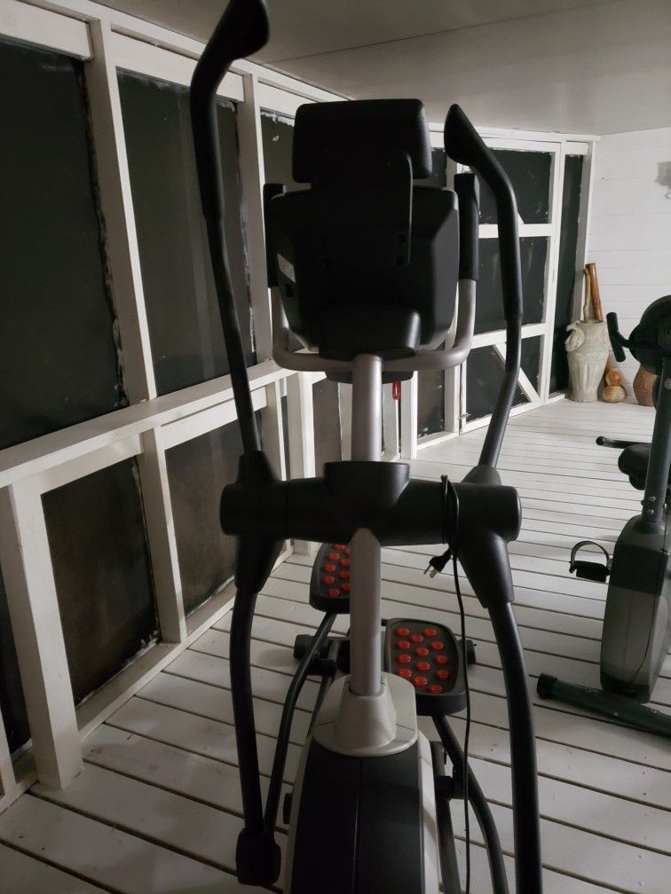 NordicTrack Elite 10.9 Elliptical FOR SALE350 or Best Offer. FOR LOCAL