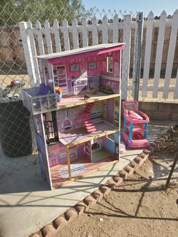 Barbie doll house