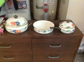 Villeroy and Boch 5 piece pots