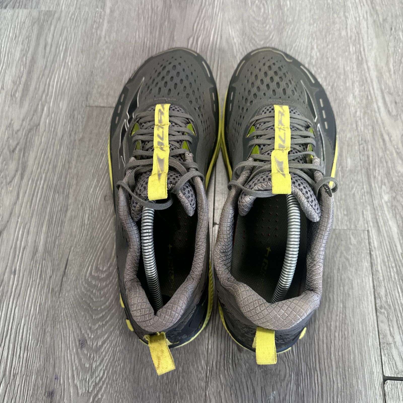 Altra Torin 4 Shoes Mens Sz 10.5 Gray Yellow Zero Drop Road Running ALM1937F232 Altra Torin 4 Zero Drop Running Shoes Mens Sz 11 Gray Yellow  main image 2