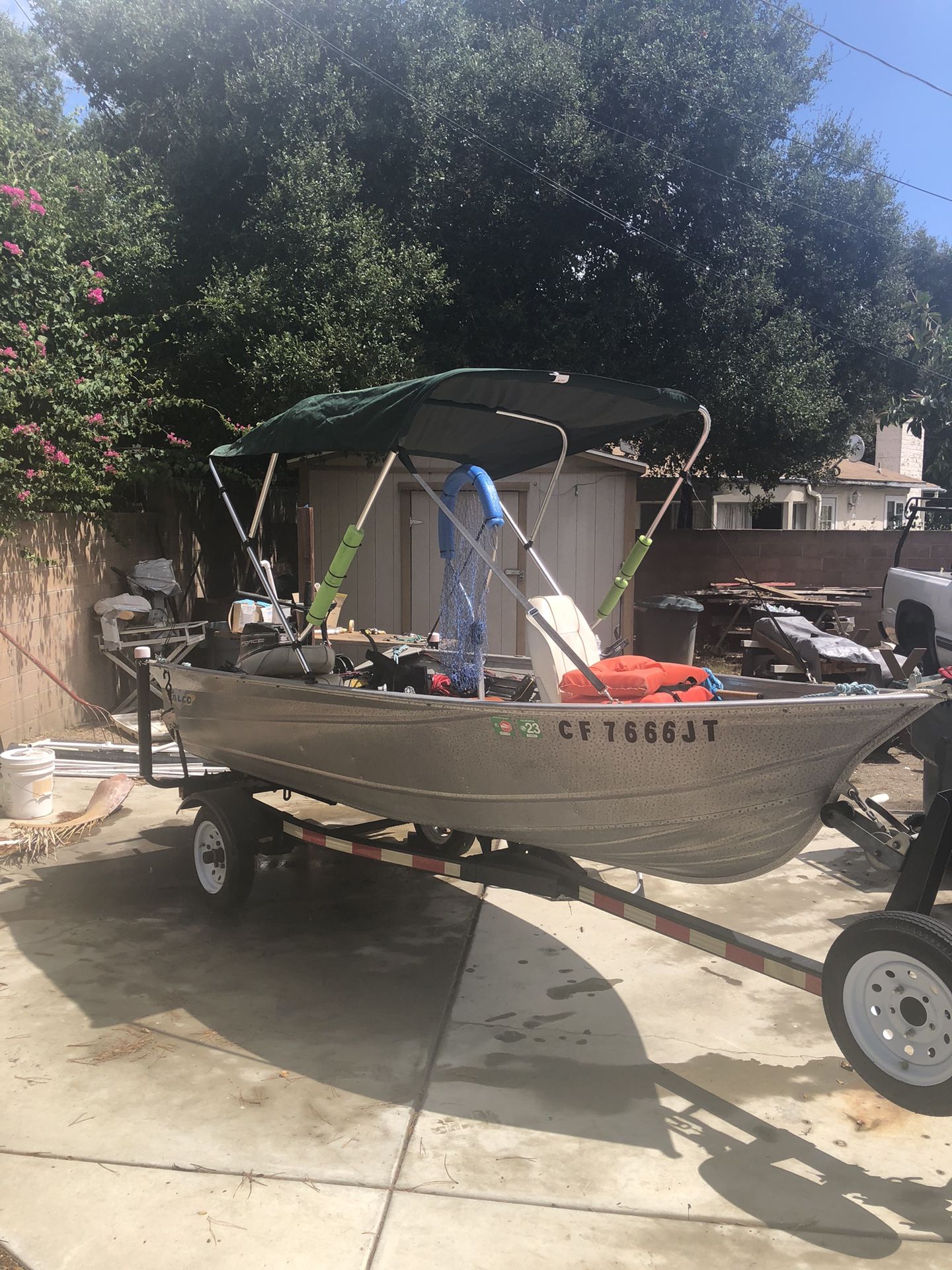 Valco 12 ‘ Fishing Boat