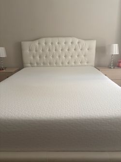 Bed + mattress