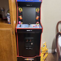 Pac-Man Arcade Game  